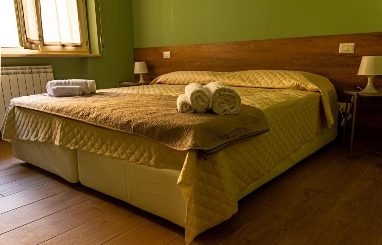 Incastro B&B In קרוטונה מראה חיצוני תמונה