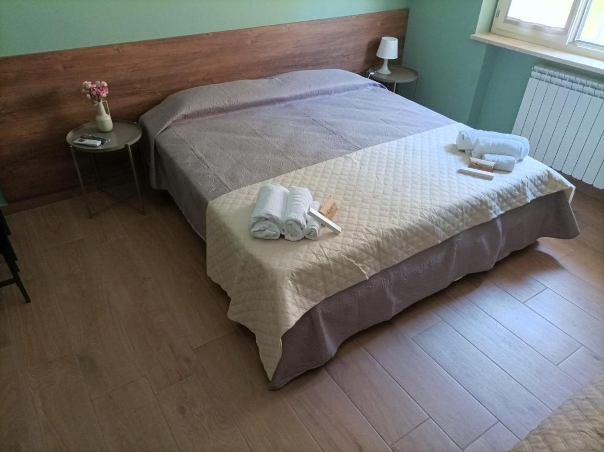 Incastro B&B In קרוטונה מראה חיצוני תמונה