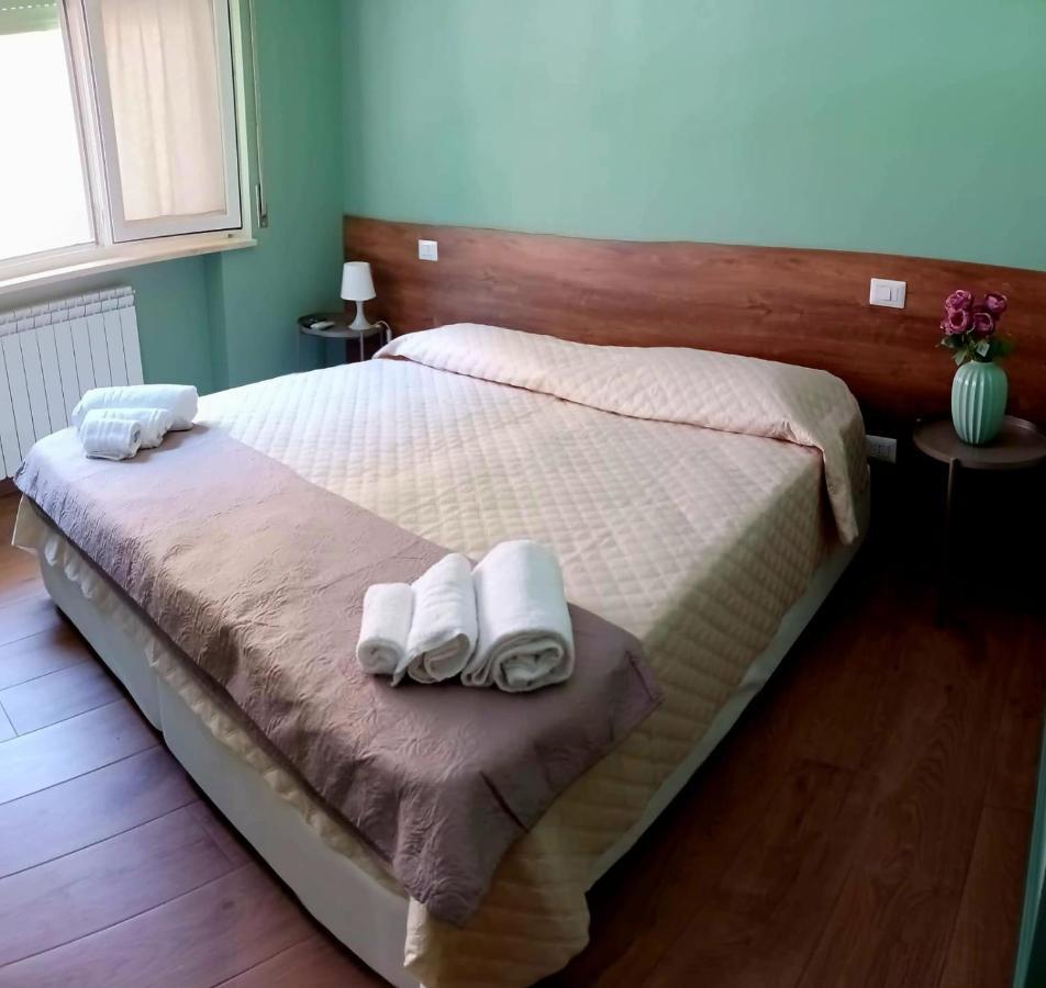Incastro B&B In קרוטונה מראה חיצוני תמונה